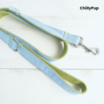 Light blue dog collar and Lead set on a wooden board with 'ChillyPup' branding.
